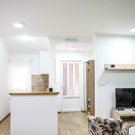 Apartman Kaca 采蒂涅 外观 照片