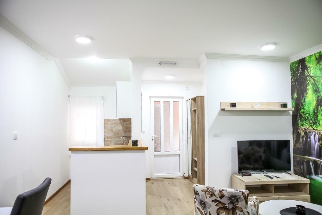 Apartman Kaca 采蒂涅 外观 照片