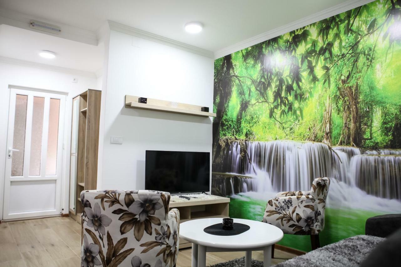 Apartman Kaca 采蒂涅 外观 照片