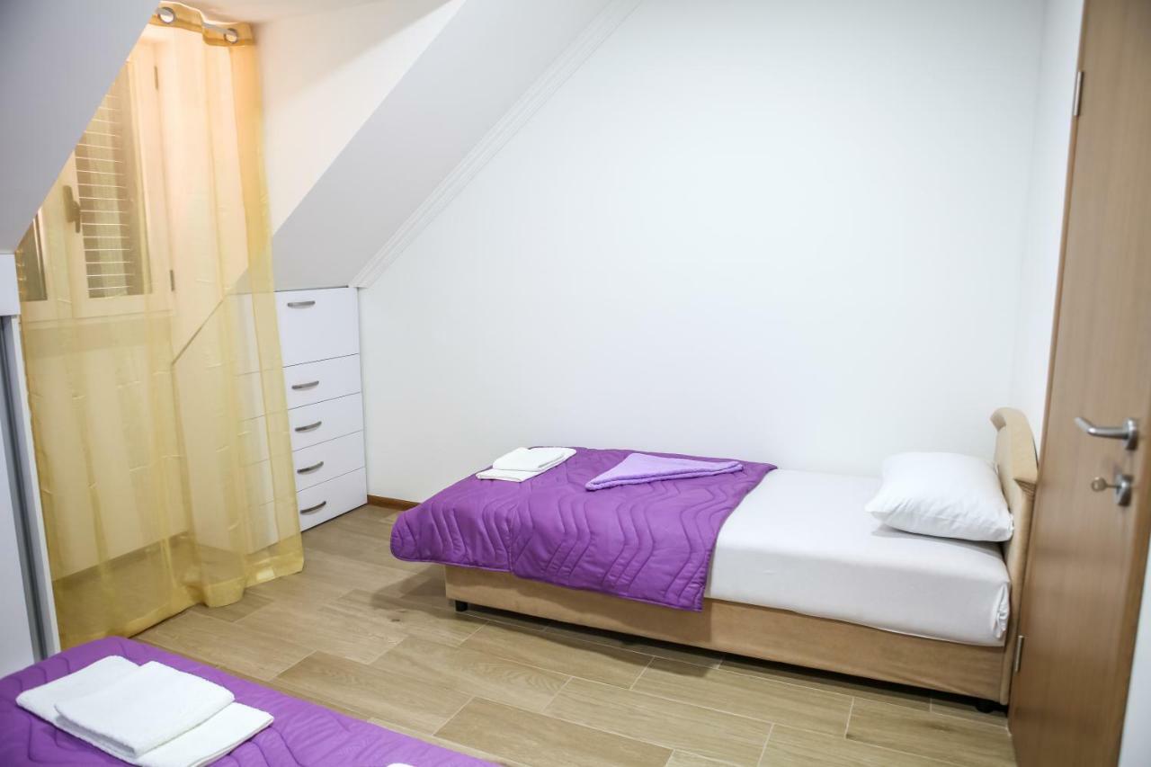Apartman Kaca 采蒂涅 外观 照片